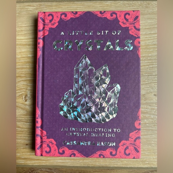 A Little Bit Of Crystals An Introduction To Crystal Healing by Cassandra Eason - Picture 1 of 14
